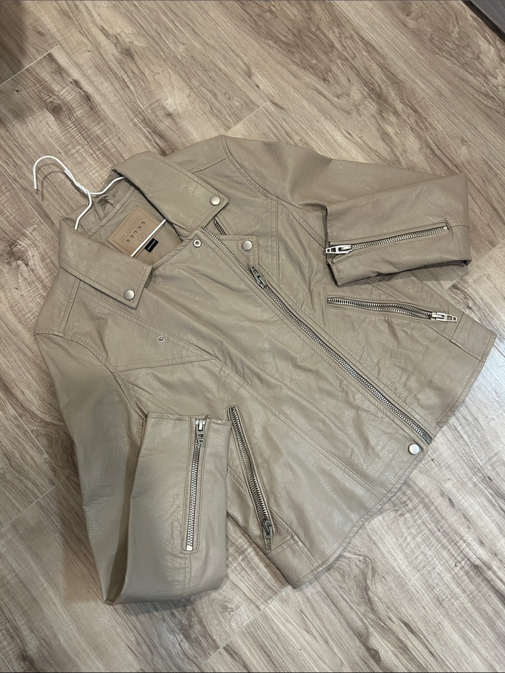 🌴Blank NYC Beige Leather Moto Jacket with Silver Hardware